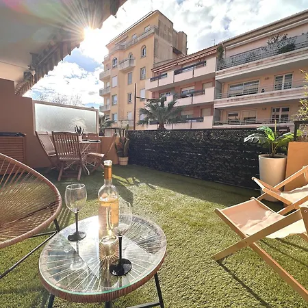 Nouveauté-charmant Lecactus Avec Terrasse Au Cœur De Ste-maxime