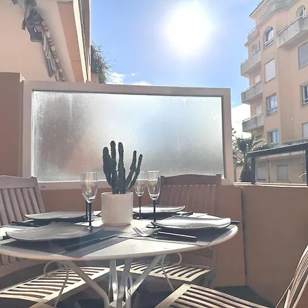 Appartamento Nouveauté-charmant Lecactus Avec Terrasse Au Cœur De Ste-maxime *