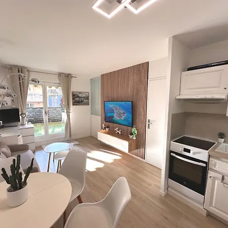 Nouveauté-charmant Lecactus Avec Terrasse Au Cœur De Ste-maxime