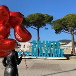 Apartment Nouveaute-charmant Lecactus Avec Terrasse Au Coeur De Ste-maxime *