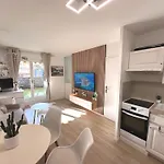 Nouveaute-charmant Lecactus Avec Terrasse Au Coeur De Ste-maxime