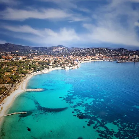 Апартаменты Nouveaute-charmant Lecactus Avec Terrasse Au Coeur De Ste-maxime