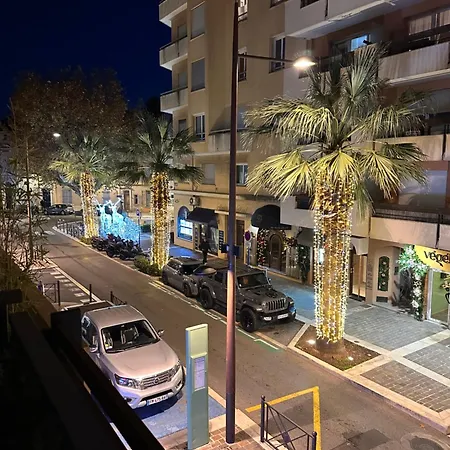 Nouveaute-charmant Lecactus Avec Terrasse Au Coeur De Ste-maxime Апартаменты Сент-Максим