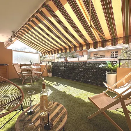 Nouveaute-charmant Lecactus Avec Terrasse Au Coeur De Ste-maxime Сент-Максим