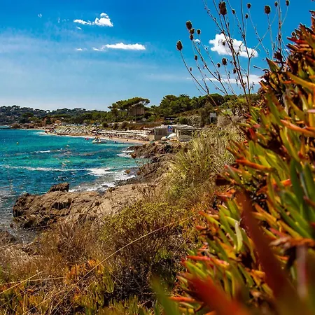 Апартаменты Nouveaute-charmant Lecactus Avec Terrasse Au Coeur De Ste-maxime *
