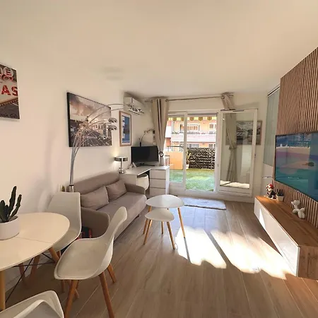 Nouveaute-charmant Lecactus Avec Terrasse Au Coeur De Ste-maxime Сент-Максим